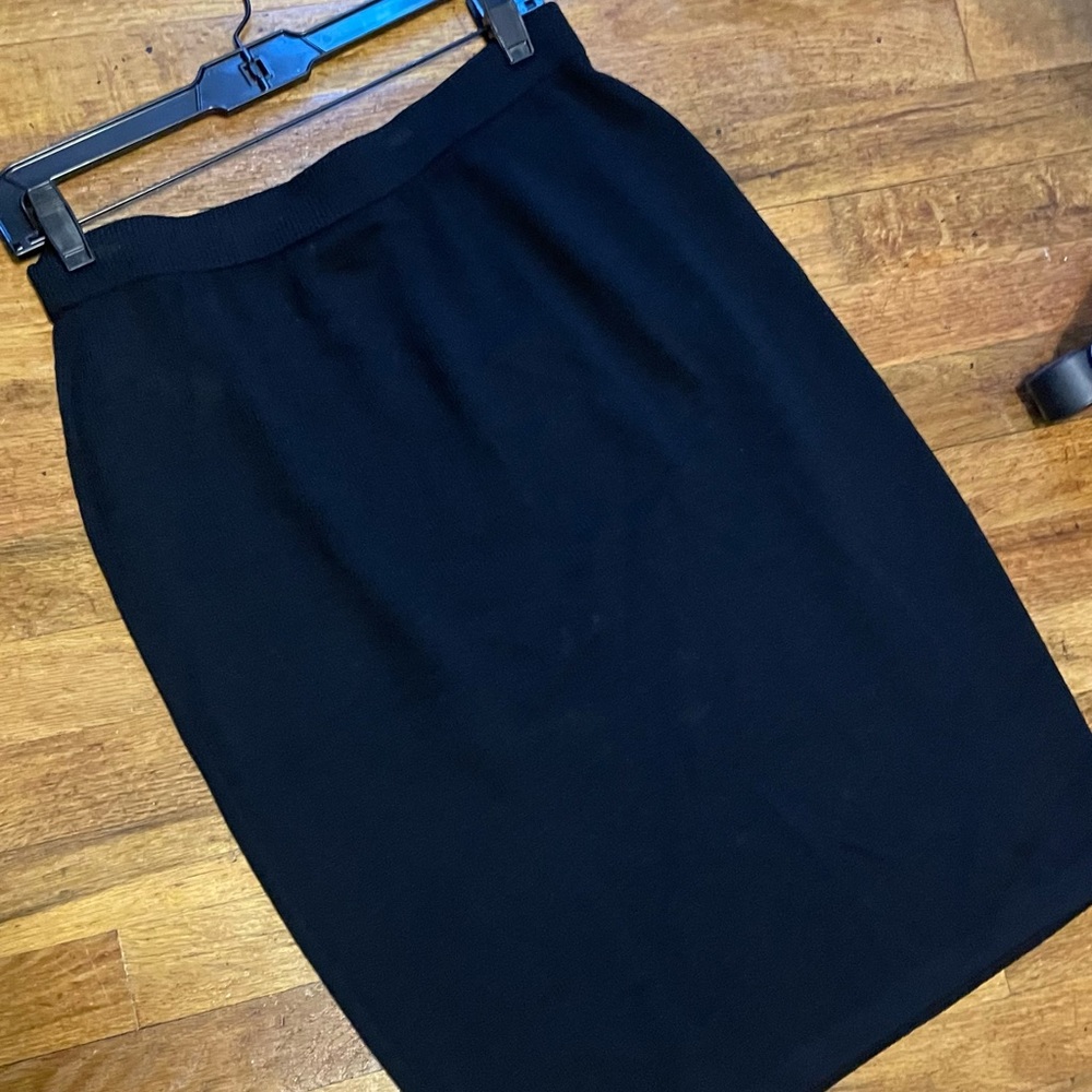 St Johns Basics sz 10 santana knit black skirt